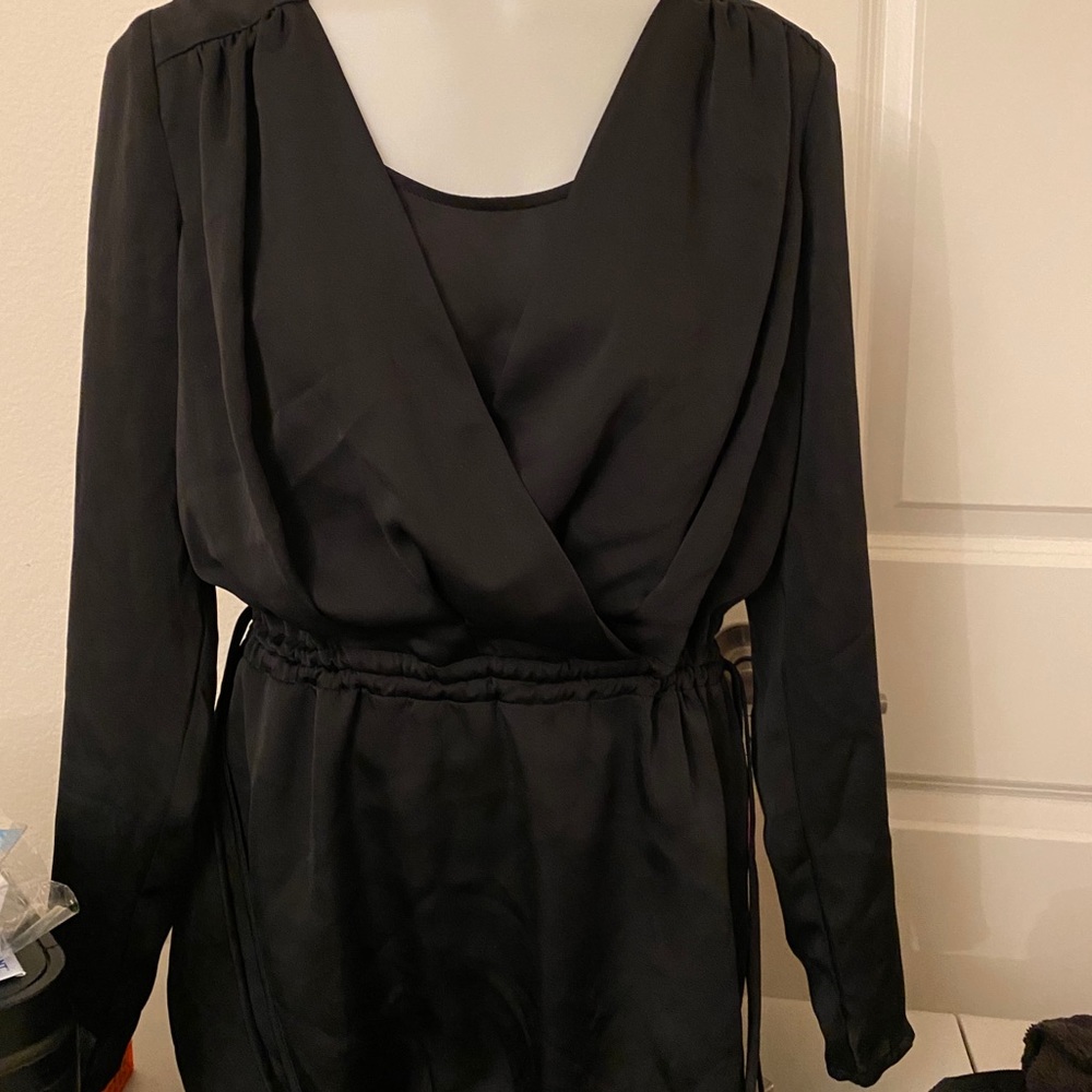 Bcbg max azaria Satin dress. Cream &blk NWT Xs//xl